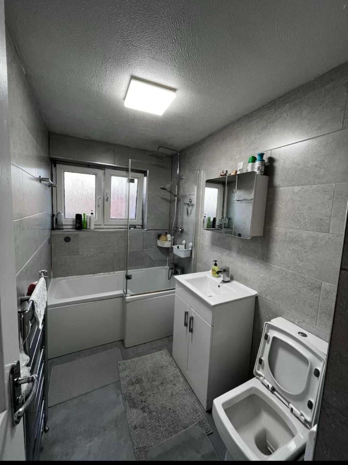 Plaistow Comfort Stay Лондон Экстерьер фото